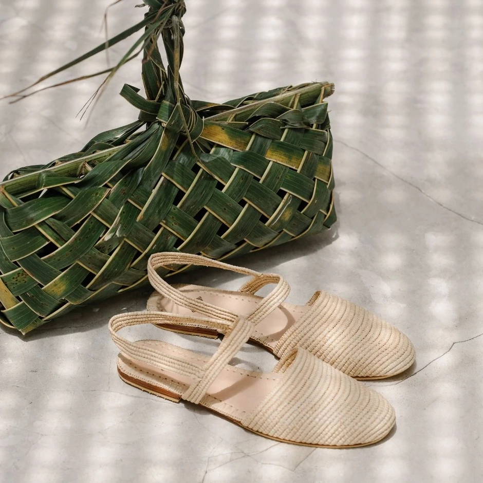 Sandrale od kokosovog lišća brenda Bulibasha