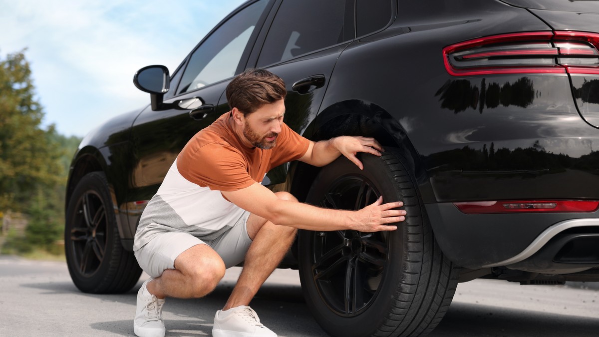 Kako pravilno skladištiti gume da ne propadnu do sledeće sezone: Mnogi ih samo odlože, a ovo ih uništava i dok samo stoje