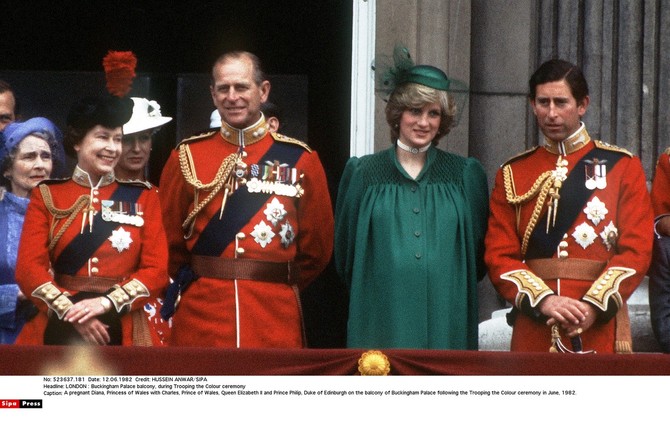 Princeza Dajana sa princom od Velsa, kraljicom Elizabetom II i princom od Edinburga na ceremoniji "Trooping the Colour" u Londonu