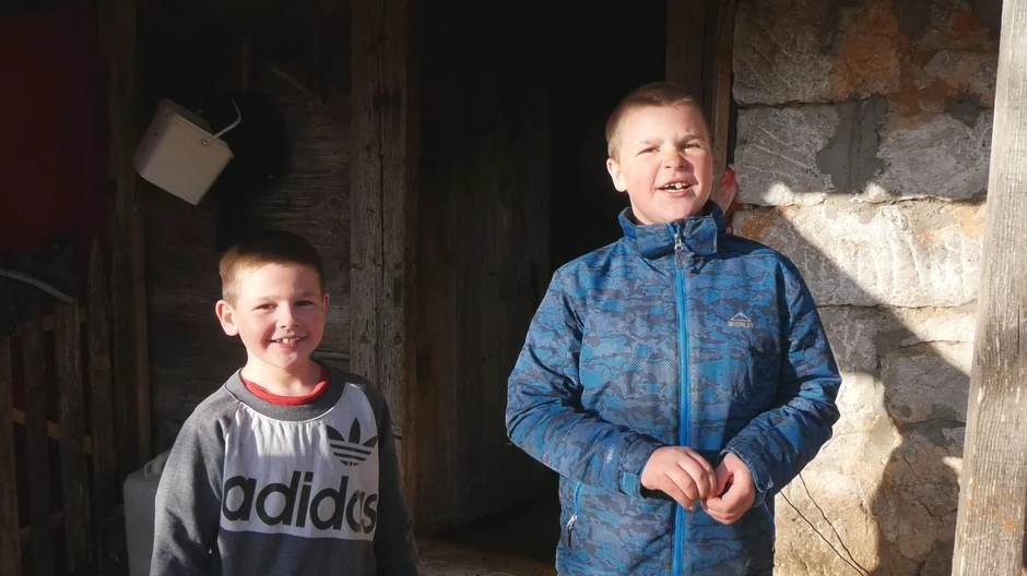 Enela Paunović i deca