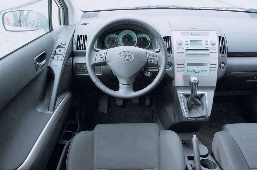 Ford Focus C-Max kontra Toyota Corolla Verso