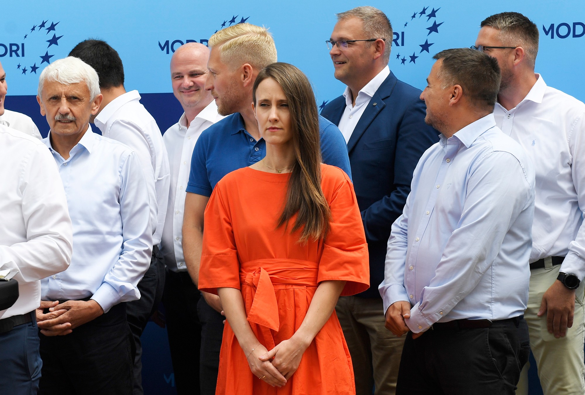 Uprostred Jana Šoková.