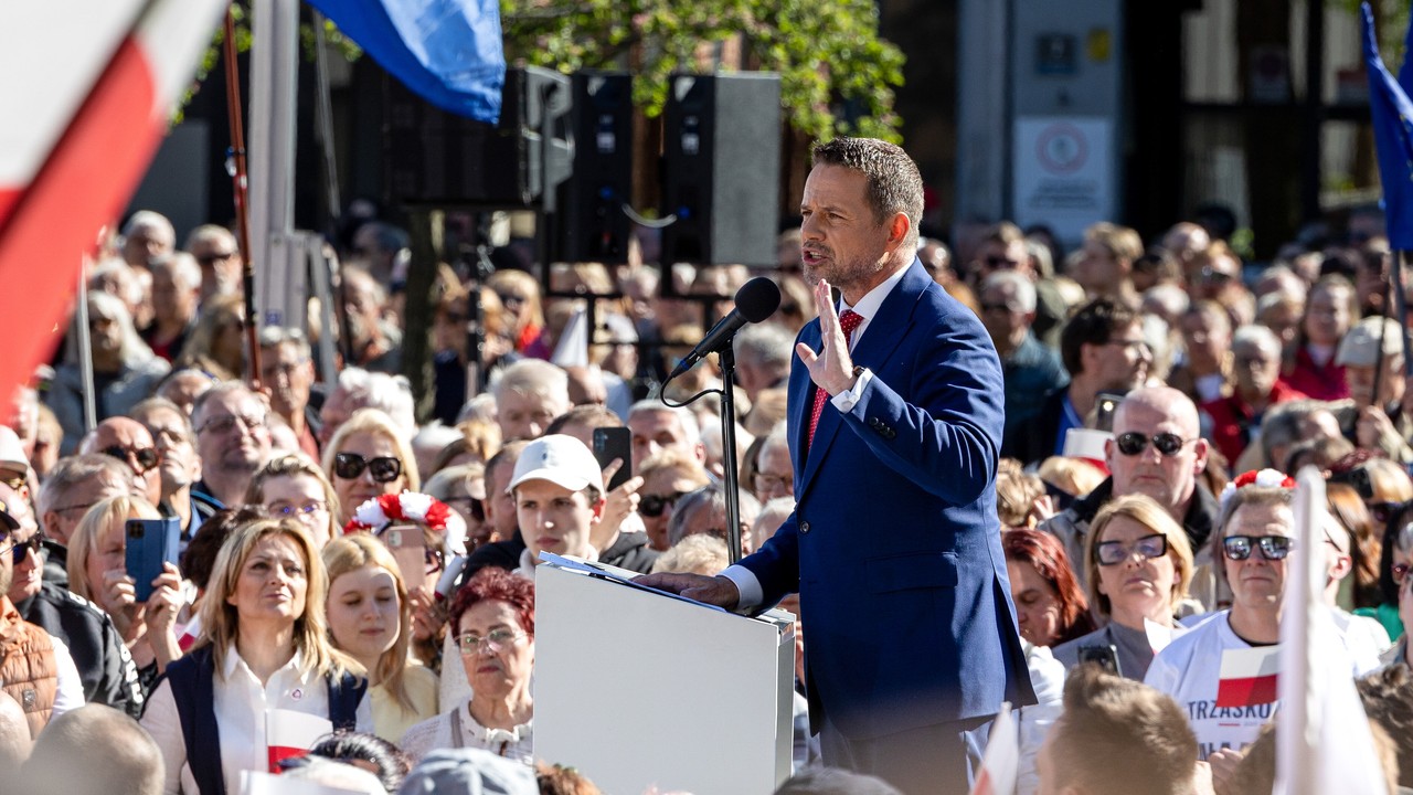 Aktywiści wyrzuceni z wiecu Rafała Trzaskowskiego. "Ochrona ich wyprowadziła"