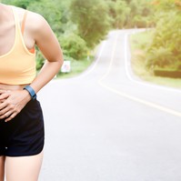 Minden futás alhasi görcsökkel, székeléssel jár nálam - mitől lehet ez? Az orvos válaszol