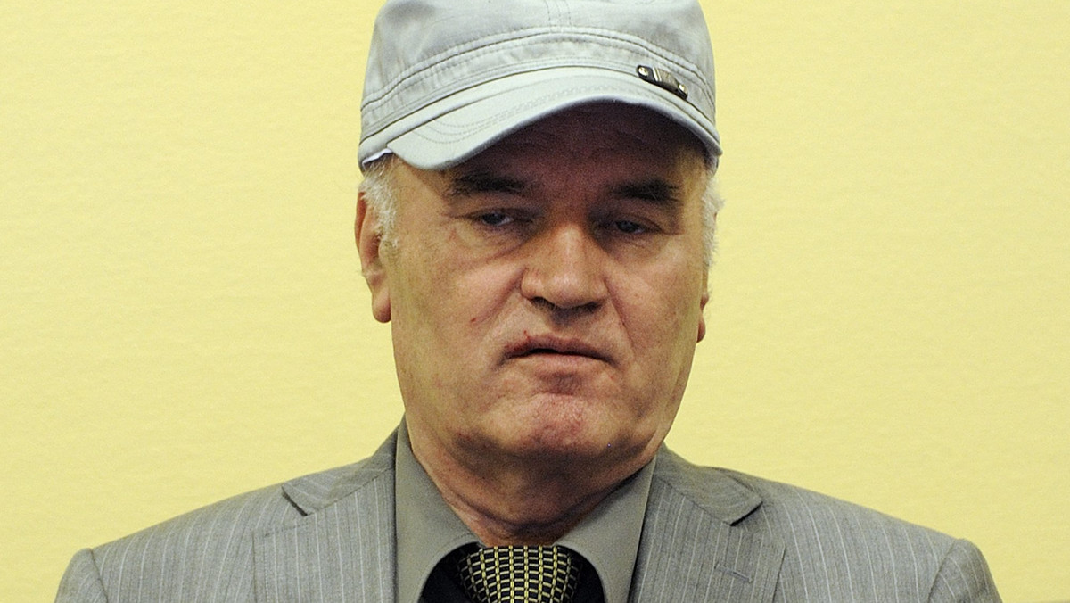 Ratko Mladić, były dowódca sił Serbów bośniackich, odmówił na rozprawie wstępnej przed trybunałem haskim deklaracji, czy jest winien. Przedstawione zarzuty uznał za "ohydne". Sędzia wyznaczył termin następnej rozprawy na 4 lipca.