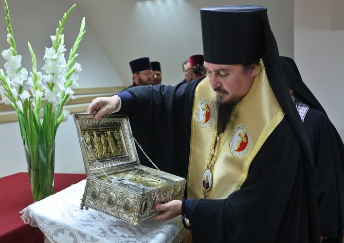 Relikwie przyleciały do Polski