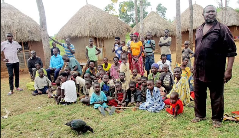 Musa Hasahya and his family