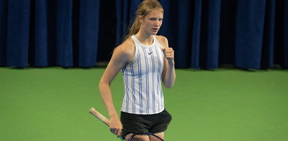 Siostra wielkiej gwiazdy tenisa wkroczyła na zawodowy kort. Widzicie podobieństwo? [ZDJĘCIA]