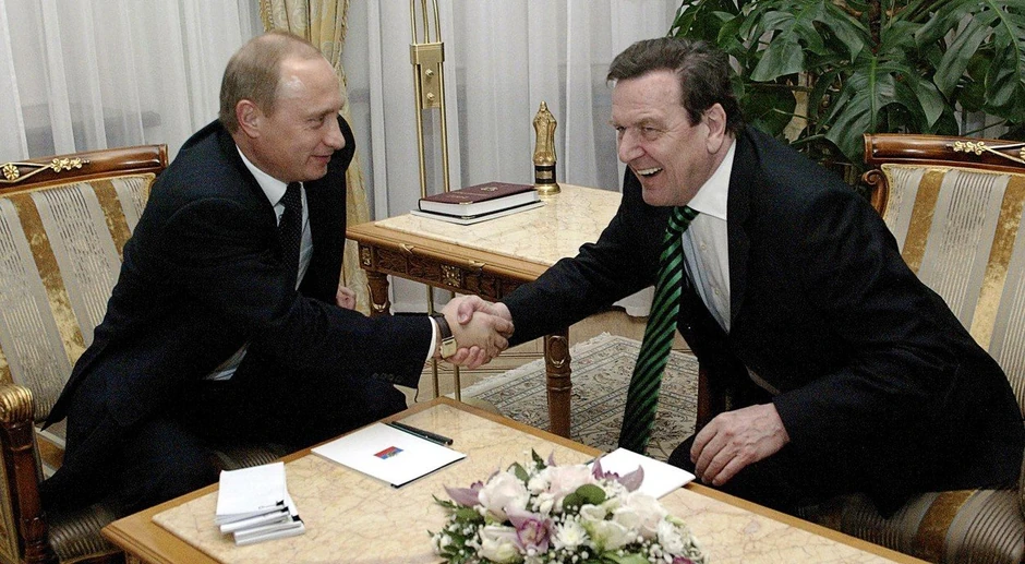 Putin i Šreder u rezidenciji ruskog predsednika kod Moskve 2004.