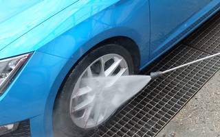 Kary za mycie aut podczas epidemii - czy nie wolno skorzystać z myjni?