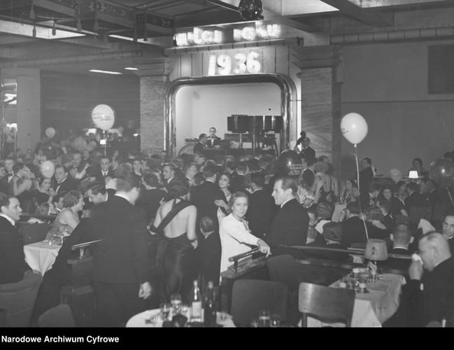 Bal sylwestrowy w lokalu Adria w Warszawie - 1935 rok.