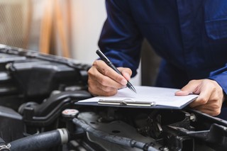 W sierpniu na stacjach diagnostycznych ustawią się kolejki? Podwyżka opłat za przegląd to nic. Zmienią się również zasady badania