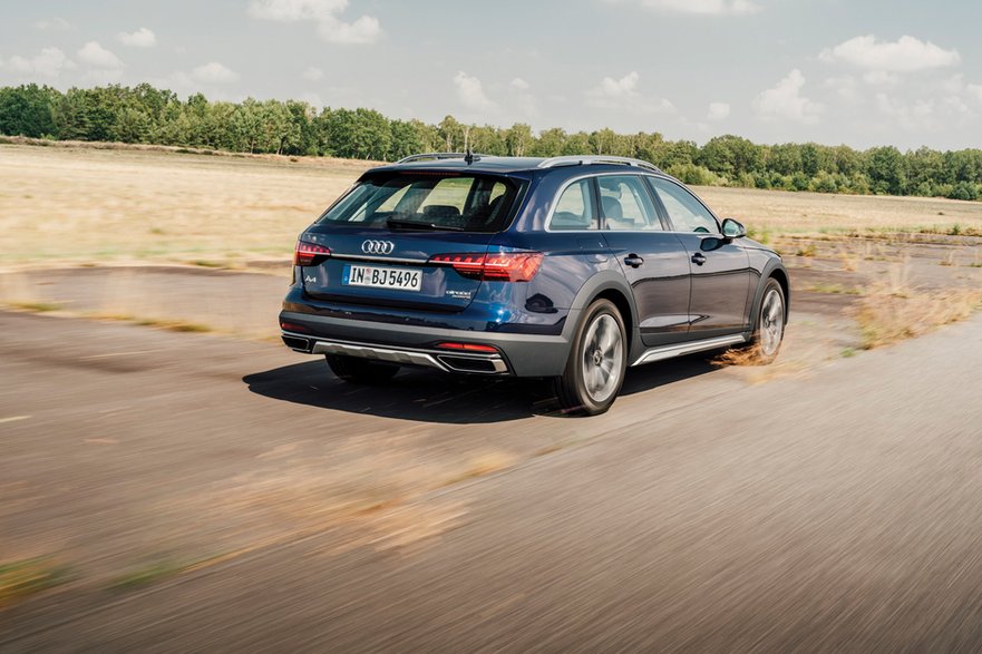 Audi A4 Allroad quattro jeździ gładko między innymi dzięki aktywnym amortyzatorom.