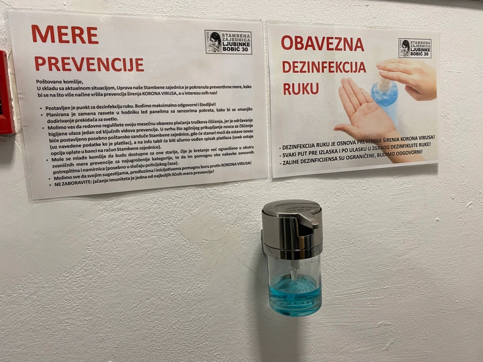 Obavezna dezinfekcija ruku na ulazu u zgradu