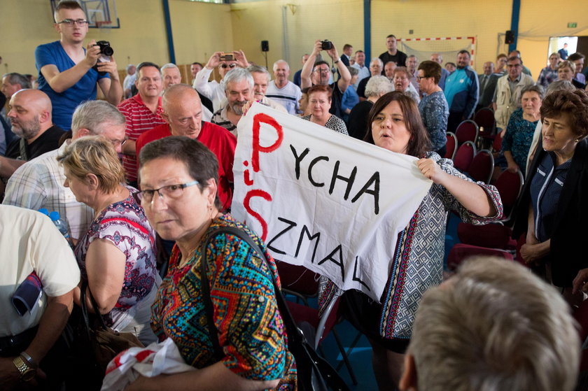 Szarpanina na spotkaniu z Morawieckim. W ruch poszły ręce!