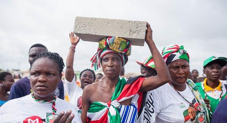 ‘Come for you stone’ – Chorkor residents tell Mahama