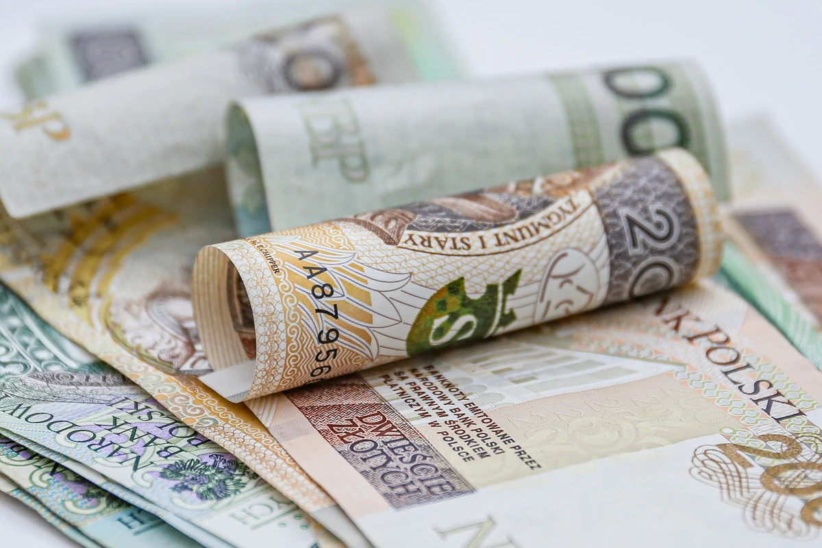 240 zł dopłaty od rządu do 15 kwietnia. Kto otrzyma?