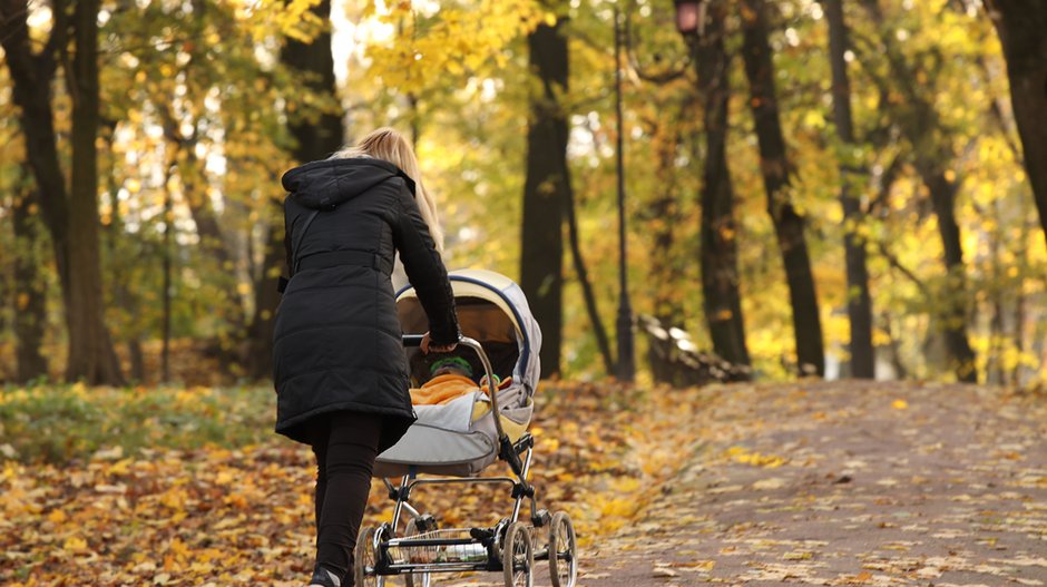 Matki się krytykuje, a ojców się wychwala