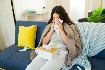 Mennyi ideig tart egy megfázás, és igaz-e, hogy 7 nap alatt magától is elmúlik?