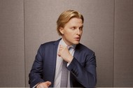 Ronan Farrow, prawnik i dziennikarz, w 2018 r. zdobył (wspólnie z dwiema dziennikarkami „New York Timesa) nagrodę Pulitzera za ujawnienie afery Weinsteina.