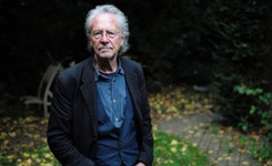 Nobel dla Austriaka budzi kontrowersje na Bałkanach. 'Nagrodzono negacjonistę ludobójstwa'