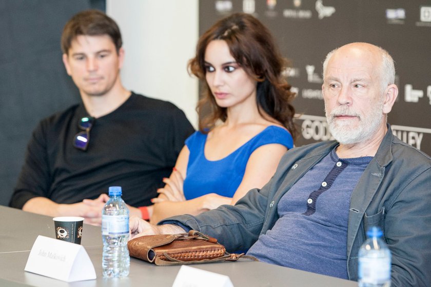 Josh Hartnett,  Bérénice Marlohe, John Malkovich