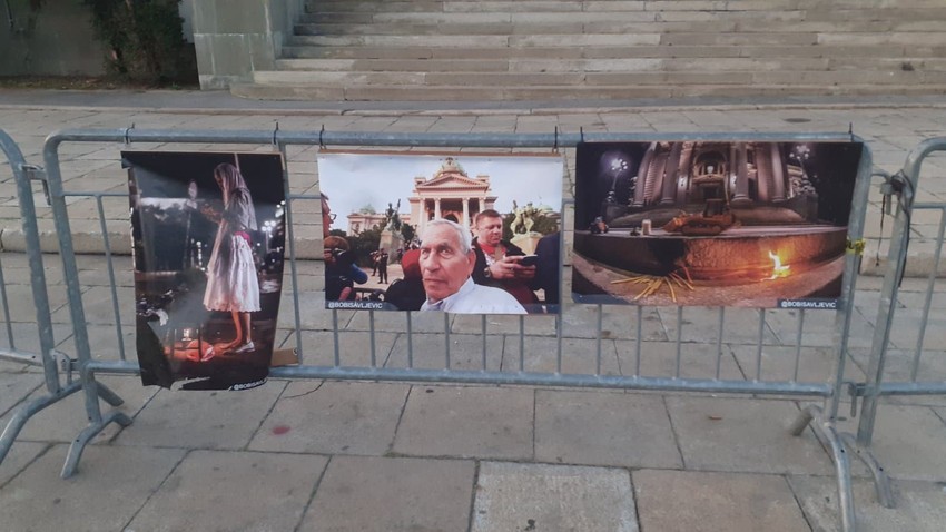 Omaž Džou bageristi ispred Skupštine