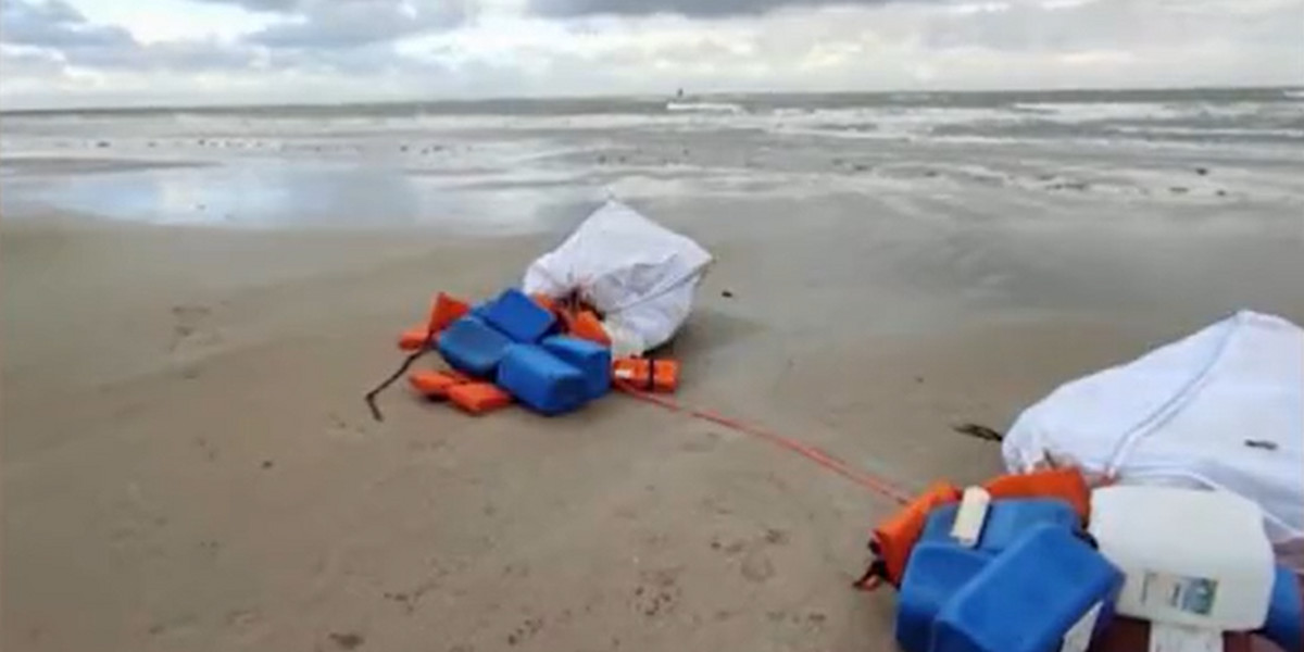 Łącznie już ponad dwie tony kokainy wypłynęło z morza na francuskie plaże.