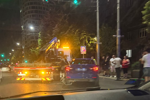 (FOTO) NESREĆA U KNEZA MILOŠA! Policija na licu mesta, stvar