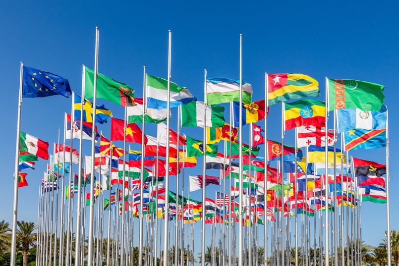 Quiz z geografia dla każdego. Nie musisz być orłem, by zdobyć 10/10. Dopasuj flagi do państw