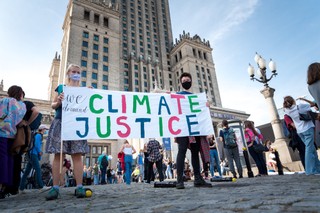 Młodzież ani nie skręca w lewo, ani nie jest zakorzeniona w konserwatyzmie. Ona się radykalizuje