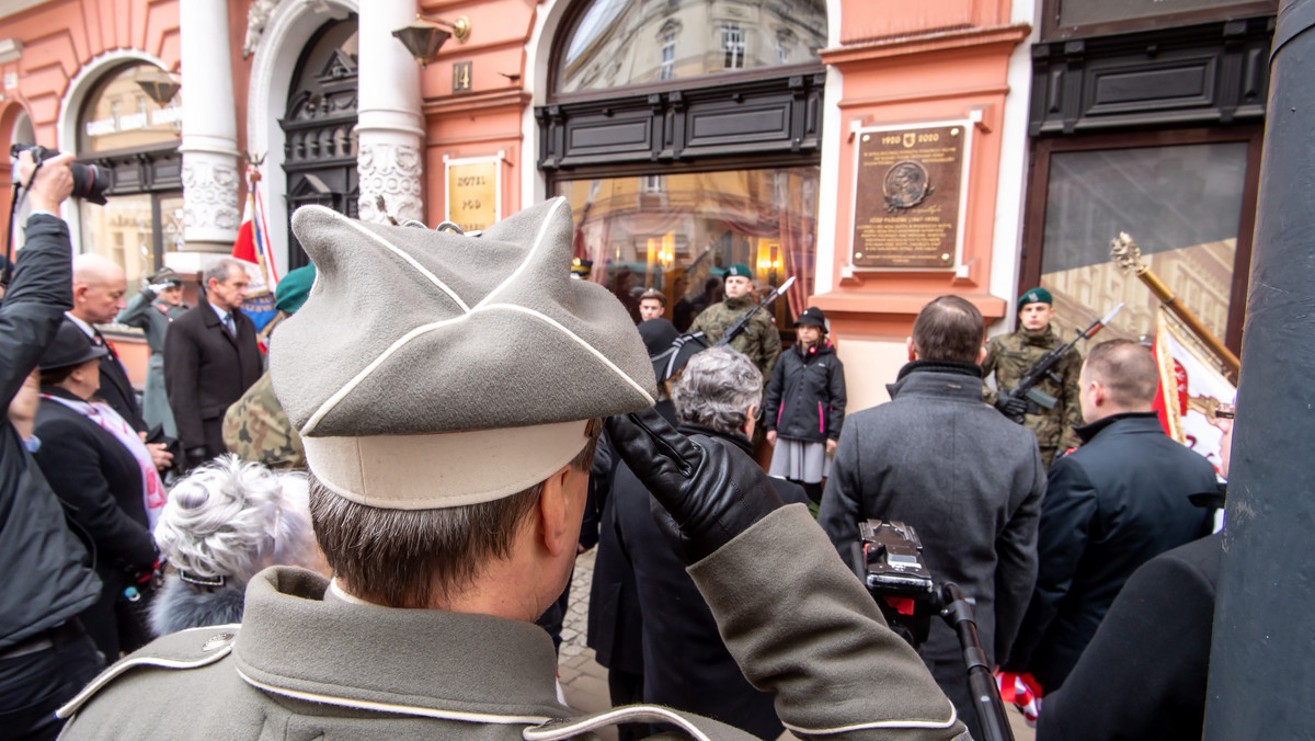 100 lat minęło od chwili kiedy Bromberg ponownie stał się Bydgoszczą - mówił w poniedziałek prezydent miasta Rafał Bruski. Na Starym Rynku odbyła się uroczystość patriotyczna z okazji powrotu miasta do macierzy po okresie panowanie zaborców.
