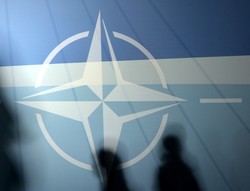 Ukraina - NATO coraz bardziej zaniepokojone sytuacją