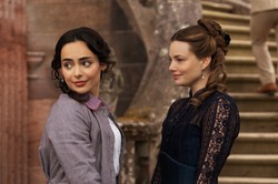 Hitowy serial kostiumowy powrócił. "Wciąż zachwyca"