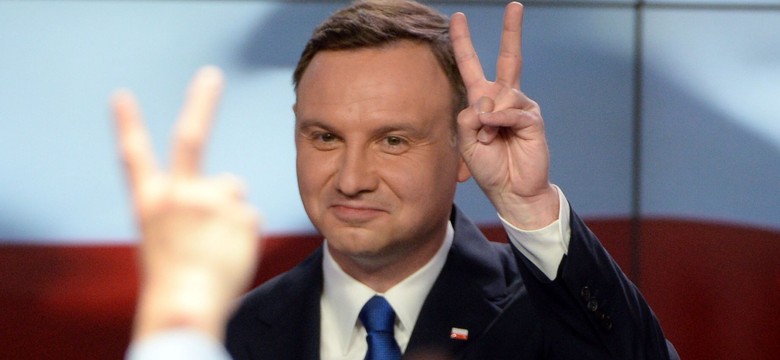 Nieznacznie maleje przewaga Dudy! SONDAŻ z powyborczej nocy