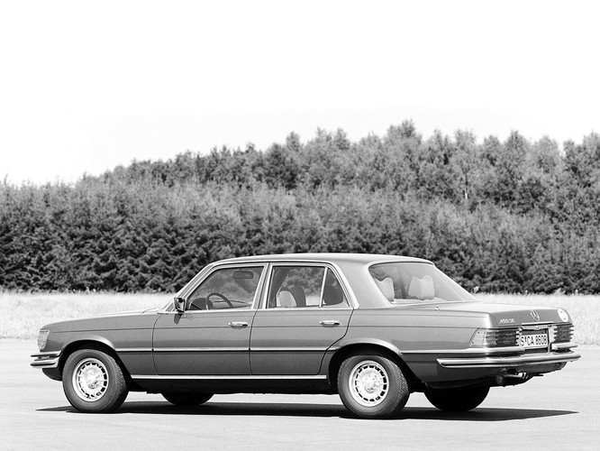 40 lat mercedesa W116
