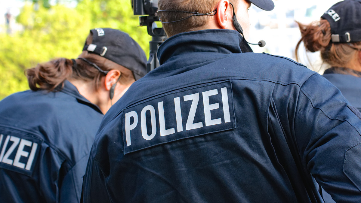 Dziś w nocy w Brandenburgii w pobliżu granicy z Polską niemiecka policja zatrzymała ciężarówkę z 51 migrantami. Kierujący pojazdem 46-letni Turek został zatrzymany - informują media w Niemczech.