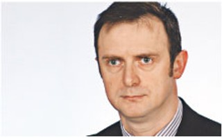 Czy pismo wypowiadające umowę o pracę musi zawierać przyczynę wypowiedzenia