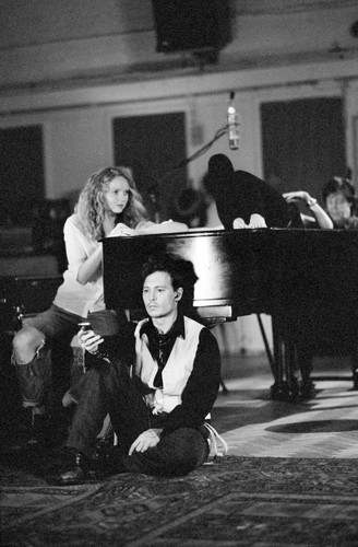 Johnny Depp i Lily Cole na planie klipu do 'Queenie Eye'