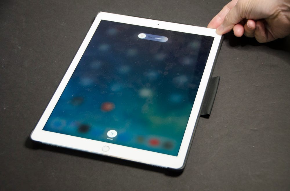 How to reset an iPad to its factory settings if a simple