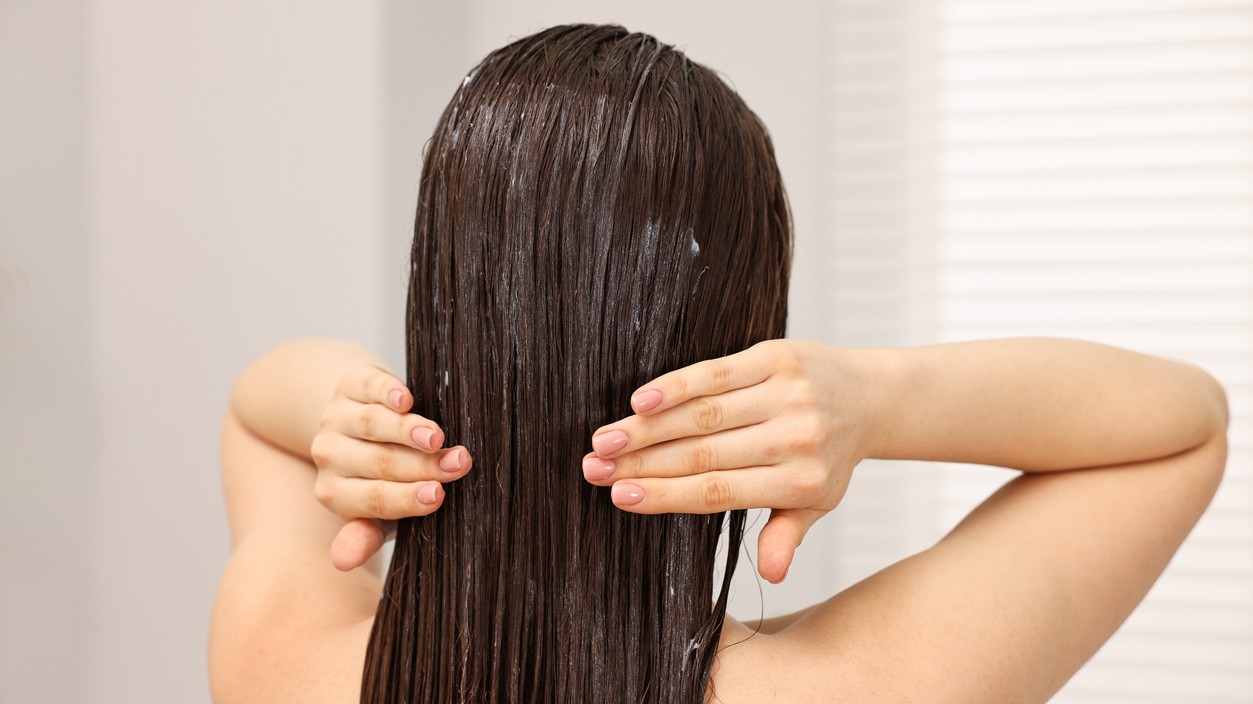 Tento domáci recept obnoví vlasy rýchlejšie než kozmetické kúry.