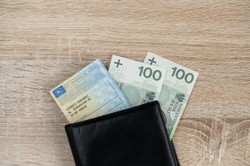 Uderzyli w nas zupełnie nowym podatkiem za samochody. Teraz trzeba płacić fiskusowi jeszcze więcej