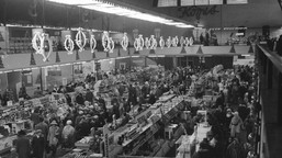 Kartki, bony i talony. QUIZ o handlu w PRL. Dostaniesz towar spod lady?