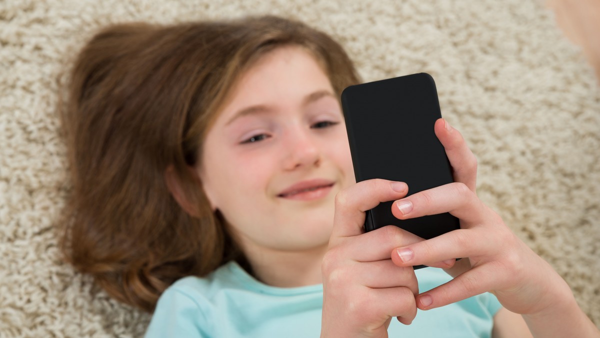 Tsunami uzależnień od social mediów wśród nastolatków. Naukowcy alarmują: mózg jak po alkoholu