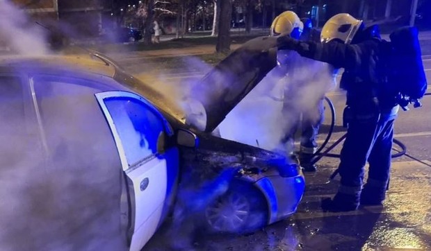 Izgoreo automobil u Novom Sadu