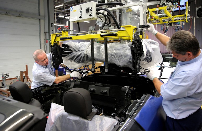 W gliwickiej fabryce kabriolety Cascada produkowane są od początku 2013 roku. Produkcja skierowana była na rynek euro europejski pod markami Opel, Vauxhall i Holden.<br><br> (mr) PAP/Andrzej Grygiel