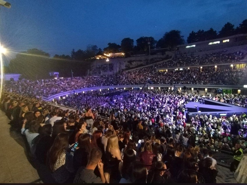 Publika na koncertu Tee Tairović