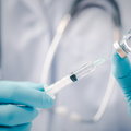 Coraz więcej szczepionek dociera do Polski. Rząd wprowadzi nowe zasady