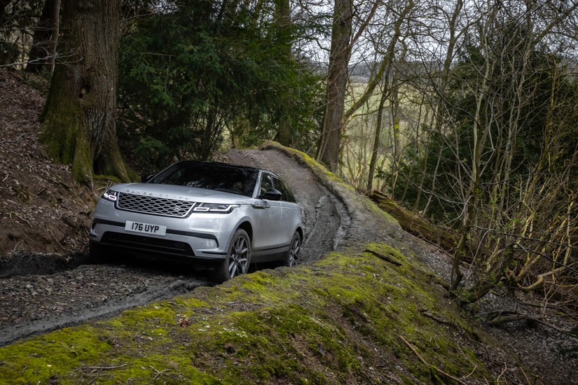 Range Rover P400e PHEV - zdjęcie poglądowe