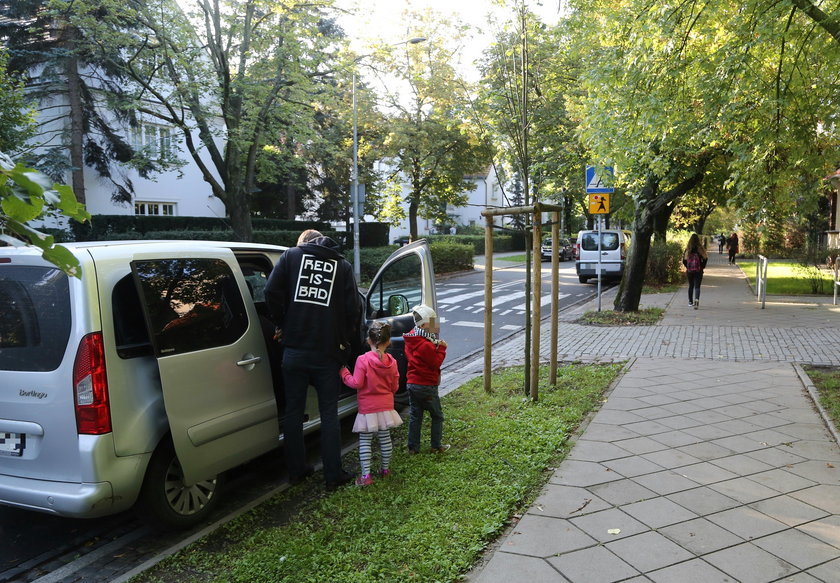 Przez urzędników nie mamy gdzie parkować